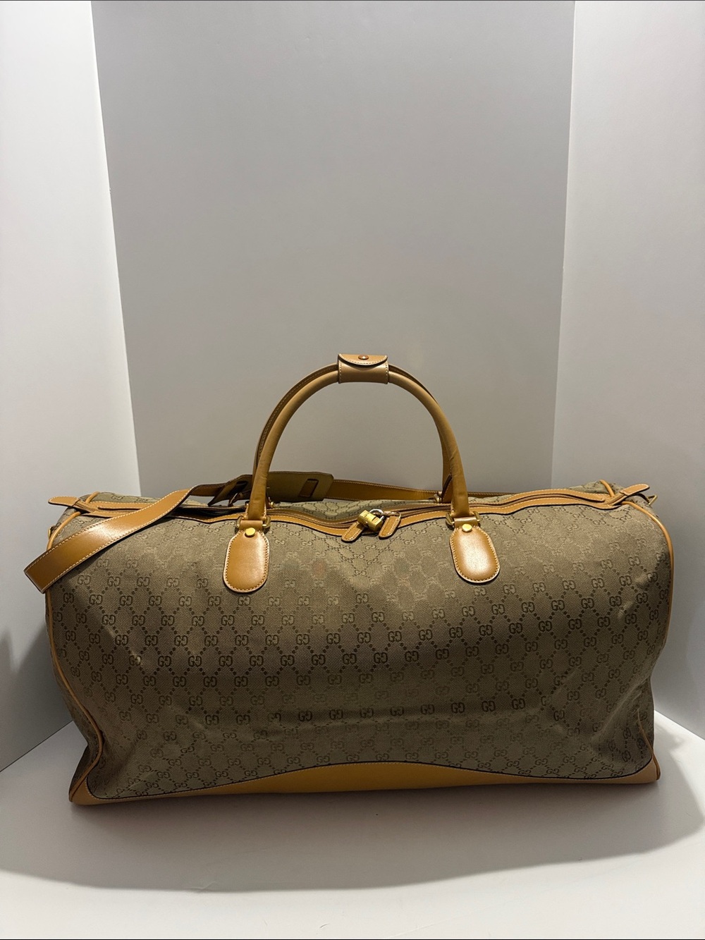 Gucci Vintage Travel Duffle - Picture 5 of 17
